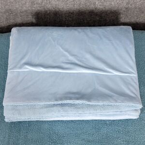 Berkshire Blanket Throw Light Blue 100% Polyester Velvety Plush & Faux Fur 48x60
